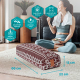 #DoYourYoga Yoga-Bolster Paravati, Rot-Weiß, 67x22x13 cm, Bio-Buchweizenschalenfüllung, waschbarer Bezug, atmungsaktiv, anpassbar, wärmespeichernd.