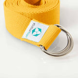 #DoYourYoga Yogagurt Madira 100% Baumwolle 250x3,8 cm Gelb bietet leichte Dehnung und flexible Unterstützung bei Yogaübungen.
