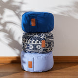 #DoYourYoga Yoga-Kissen Vishnu rund 30x30x15 cm, gefüllt mit Bio-Dinkelspelz, Style 1 Blau-Weiß, nachhaltiges Yogakissen