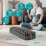 #DoYourYoga Yoga-Bolster Paravati, gefüllt mit Bio-Dinkelspelz, 67x22x13 cm, schwarz-weiß, waschbarer Bezug, anpassbar, atmungsaktiv.