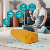 #DoYourYoga Yoga-Bolster Paravati in Indischgelb, 67 x 22 x 13 cm, gefüllt mit biologischem Dinkelspelz, waschbarer Bezug, anpassbar, atmungsaktiv.