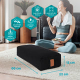 #DoYourYoga Yoga-Bolster Paravati schwarz, gefüllt mit Bio-Buchweizenschalen, 67x22x13 cm, waschbarer Bezug und anpassbar.