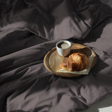 LUMALAND Premium Bettwäsche Everyday Anthrazit 155x200 cm mit weichem Polycottonbezug, YKK Reißverschluss, stilvoll und bequem.